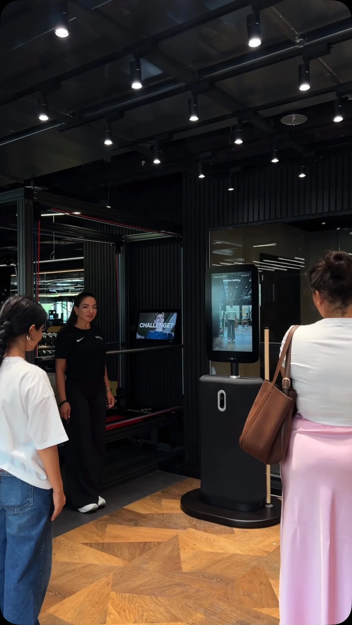 Interior do ginásio Unique Fitness executado pela RECONOR na Suíça